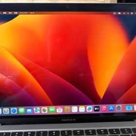 Apple MacBook Air (M1, 8GB)
