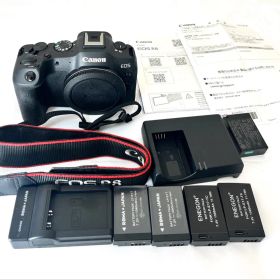 EOS R8