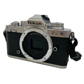 【中古】 Nikon Z fc レンズキット 2088万画素 NIKKOR Z 28mm F2.8SE ミラーレス一眼カメラ ニコン 中古 C10694505