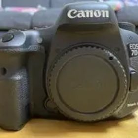 Canon EOS 7D Mark II + Lens 18-55mm