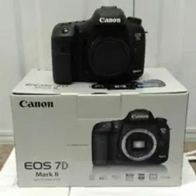 ☆限定出品！CANON EOS 7D MARK II ボディ☆