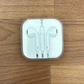 Apple EarPods ホワイト ケース付き／新品・未使用
