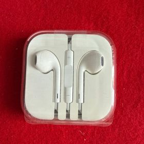 Apple EarPods ホワイト ケース付き