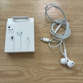 Apple EarPods Lightning Connector ホワイト