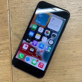 動作品iPhone7 32GB ジェットブラック MNCE2J/A SIMフリー