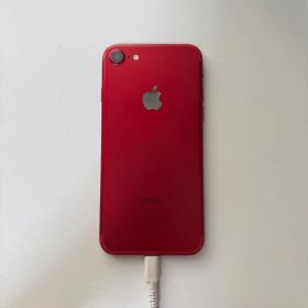 Apple iPhone 7レッド