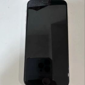 iPhone SE 64GB SIMロックなしほぼ新品