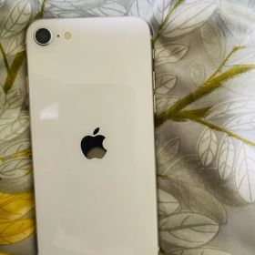 iPhone SE 2世代 White 64GB SIMロック解除済 A