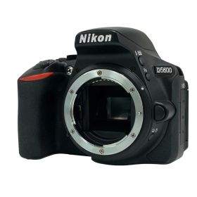 Nikon D5600 AF-P DX NIKKOR 18-55mm F3.5-5.6 G VR レンズキット ニコン デジタル一眼レフカメラ 中古 T10726199
