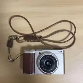 FUJIFILM XF10