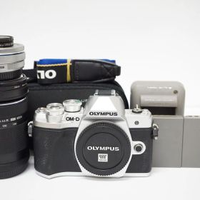 C110736)OLYMPUS OM-D E-M10 MarkIII EZダブルズームキット バッテリー2本付き