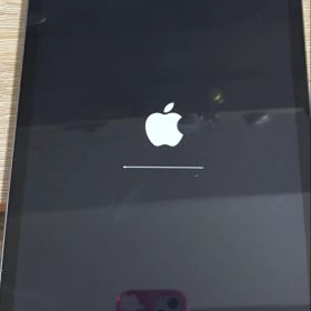 iPad（第8世代）10.2インチ Wi-Fi 32GB スペースグレイ 中古