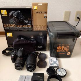 Nikon D3300 ダブルズームキット 一眼レフカメラ
