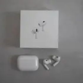 Apple AirPods Pro 2 lightning