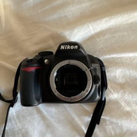 Nikon D3100 デジタル一眼レフカメラ 本体とバッテリー付き