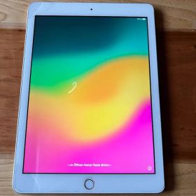 Apple ipad 第6世代 Wi-Fiモデル シルバー 充電器付き