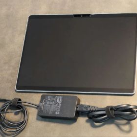 【ほぼ未使用】Surface pro 10 16GB/256GB 画面1箇所傷有