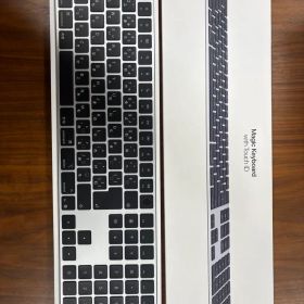 【極美品】MagicKeyboard (JIS) ブラック
