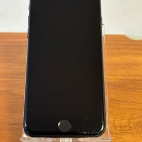 ☆美品・小傷あり☆iPhone SE 3 ⑧