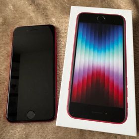 Apple iPhone SE (第3世代) レッド 本体