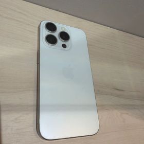 【美品】iPhone 15 pro 256GB 本体