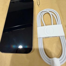 iPhone 15 Pro 256GB ホワイト