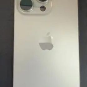 Apple iPhone 16 Pro 本体