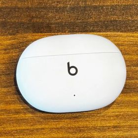 Beats Studio Buds ホワイト