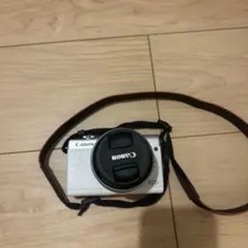 Canon EOS M200 15-45mm レンズキット