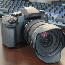 【美品】Lumix DMC-G8 + Olympus 12-40mm F2.8