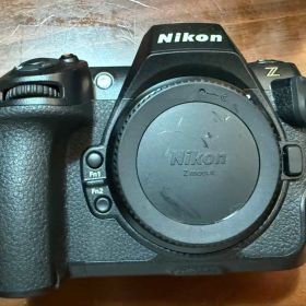 Nikon Z 8 ミラーレス一眼 本体のみ 美品