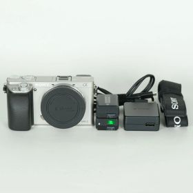 [良品 | シャッター数19,080回｜バッテリー2個付] SONY α6000（ILCE-6000） [ボディ シルバー] | SONY Eマウント