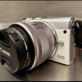 Canon EOS M100 (ホワイト)