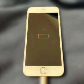 A1586 iPhone6 64GB 本体