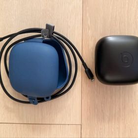 POWERBEATS PRO（水色／箱無し）＋保護ケース