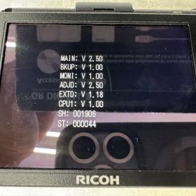 RICOH GR DIGITAL III 本体と付属品