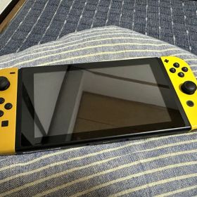 Nintendo Switch 本体【Joyconのみピカブィ】