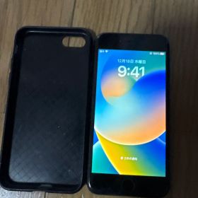 iPhone SE (第2世代) ブラック ケース付き