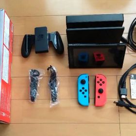 Nintendo Switch 本体 青/赤