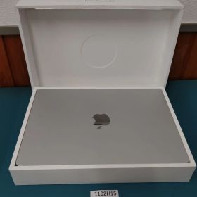 【1102H15】優秀放充電回数8回 充放電回数63回】Apple MacBook Air MRXQ3J/A M3 ノートパソコン 8GB SSD 256GB 外箱あり