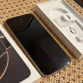 美品！ iPhone 16pro max ナチュラルチタニウム