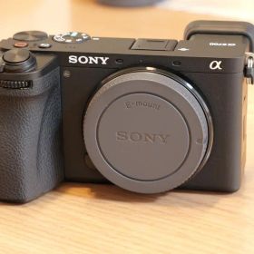 【美品】α6700（SONYミラーレスカメラ）