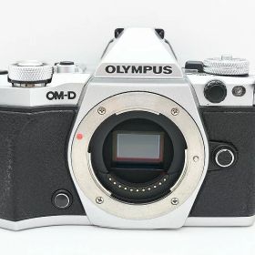 【全品ポイント10倍！要エントリー】【期間限定セール】オリンパス OLYMPUS ミラーレス一眼 ボディ シルバー OM-D E-M5 Mark II 【中古】