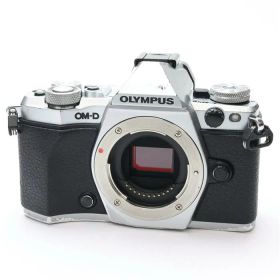 【中古】 《並品》 OLYMPUS OM-D E-M5 Mark II ボディ シルバー 【電源スイッチ動作調整/各部点検済】 [ デジタルカメラ ]