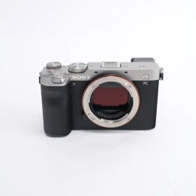 【中古】 (ソニー) SONY α7C (ILCE-7C) ボディ シルバー【中古カメラ デジタル一眼】 ランク：B