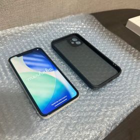 美品【iPhone 11】128GB Apple ホワイト ケース付 iOS26