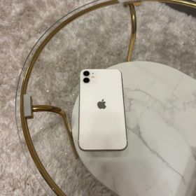 Apple iPhone 11 ホワイト