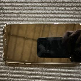 Apple iPhone 11 128GB ホワイトバッテリー最大容量85%