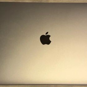 MacBook Pro 15インチ 2016 / Core i7 / 16GB