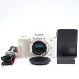 ■シャッター数6000枚以下！新品同様■ CANON EOS Kiss M ボディ ホワイト ミラーレス一眼カメラ キヤノン